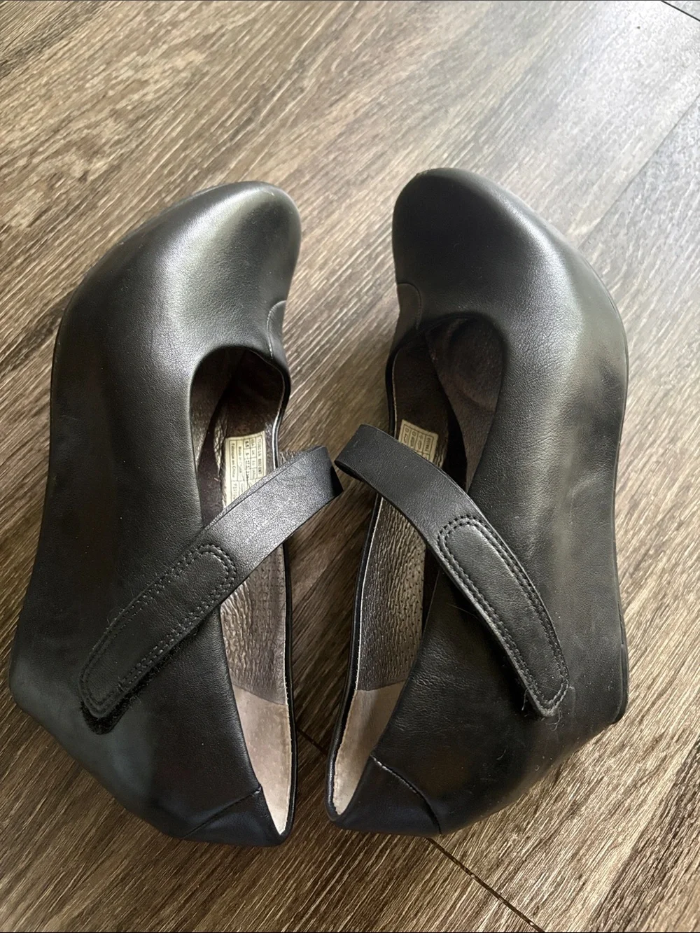 Tsubo Black Mary Jane Wedge Pumps